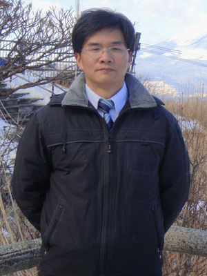 何顶新生活照.jpg 何顶新生活照.jpg