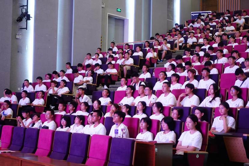 8327be86424983e451bb0f4dec16a927